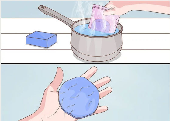 Dùng đất sét chuyên dụng để tẩy sơn trên nhựa xe.